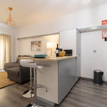 Lägenhet Cozy Flat Near Oura Beach Albufeira