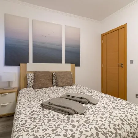 Cozy Flat Near Oura Beach Διαμέρισμα *