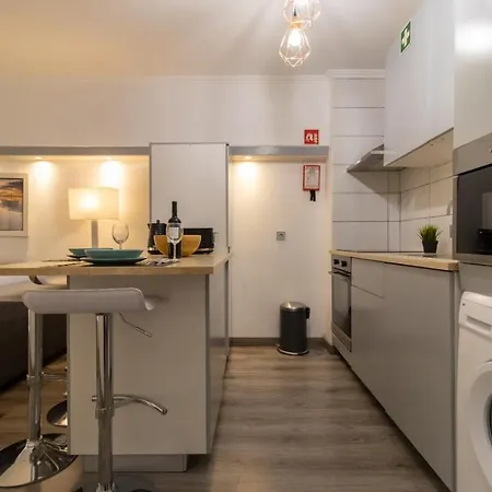 Cozy Flat Near Oura Beach *
