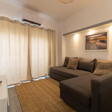 Cozy Flat Near Oura Beach Διαμέρισμα *